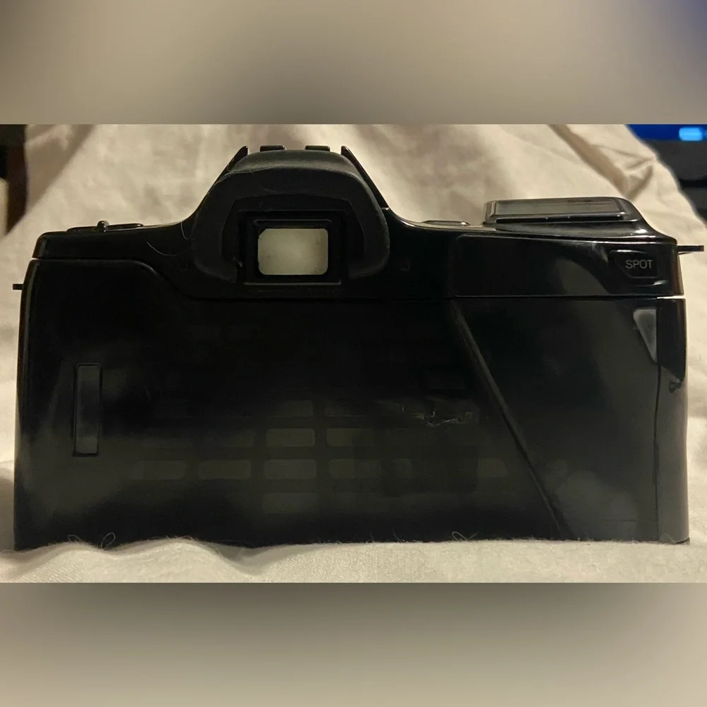 Minolta Maxxum 7000 SLR Film Camera